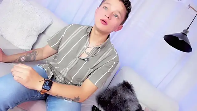 Tim_wolf Chat XXX in diretta