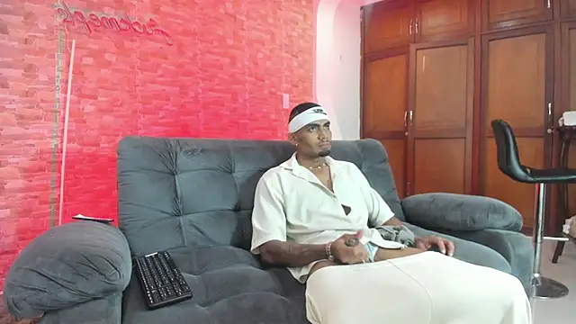 Rpoolrboy's Live XXX Chat