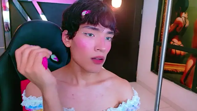 AlecciaNova Webcam Show