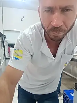 RobertoLuiz84 Live XXX-chat