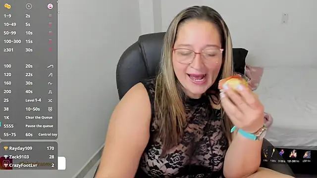 alejandra_milf_: онлайн-секс-чат