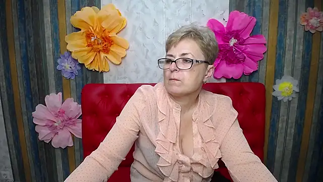 EmiliaGree: онлайн-секс-чат