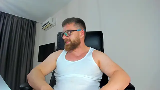 Show modela Findom_guy na web-kameri