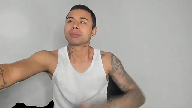 _Logan_Colton_のウェブカメラショー