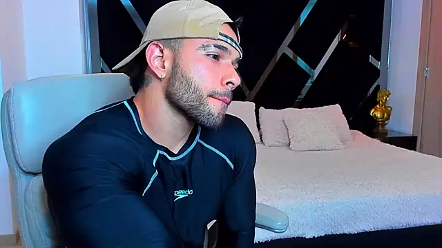 Онлайн чат XXX Raytorres