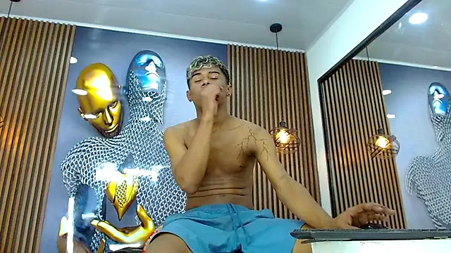 LuckyBluex Chat XXX live