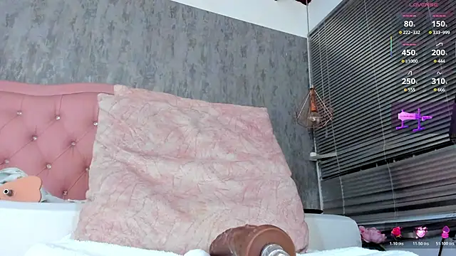 Онлайн чат XXX naomidibello