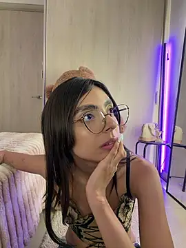 Онлайн чат XXX ZaraLuuv