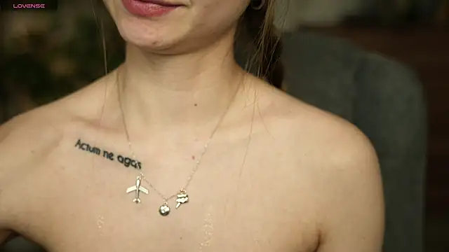 Chatroom XXX en direct de CherrylReid