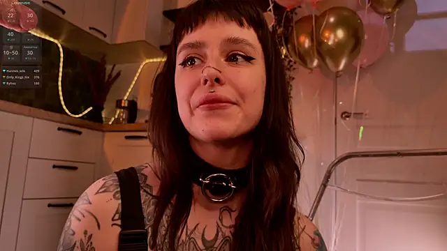 MichaellaMoon's Live XXX Chat