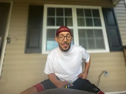 ThrowedWorldWide élő XXX-chatje