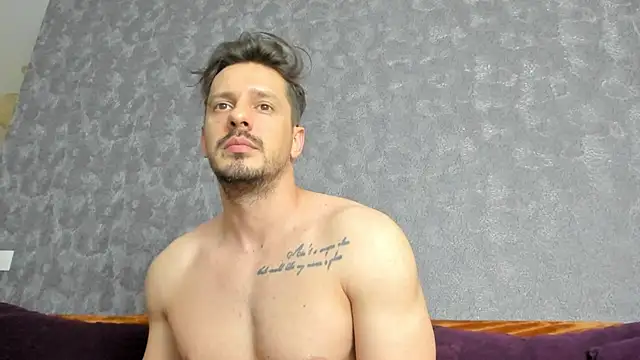 Show modela mrfitu na web-kameri