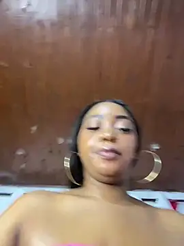 Chat +18 de MonicaSex_ ao vivo