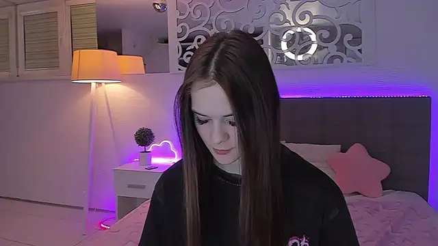 LuisaClover élő XXX-chatje