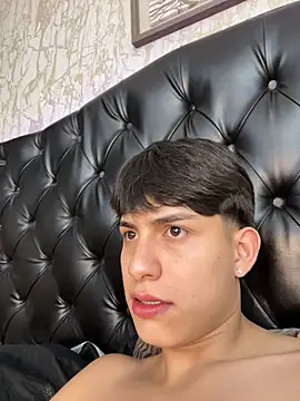 Lander_Cruz Show in webcam