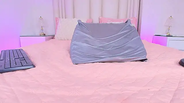 alanarose18 Adlı Modelin Canlı XXX Sohbeti