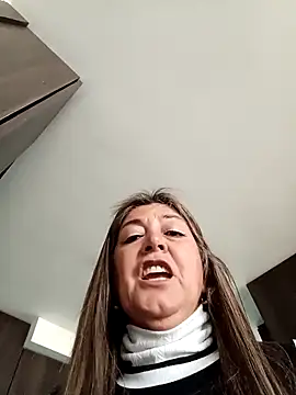 emma_tour's Webcam Show