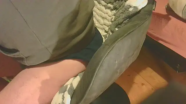 T0Yforeskin's Live XXX Chat