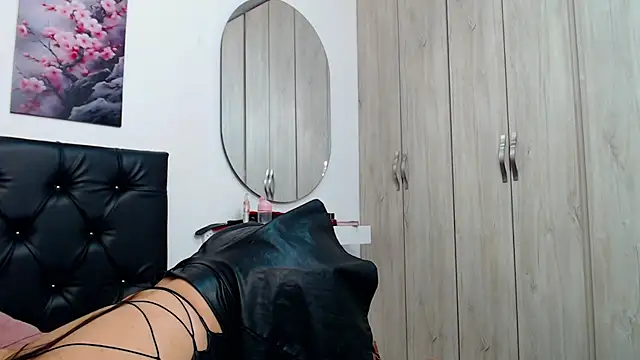 pinky_f00x's Live XXX Chat