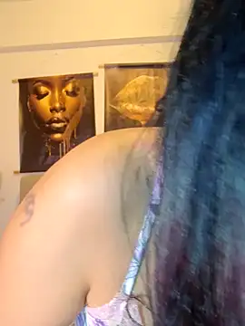 ReiyaRey: онлайн-секс-чат