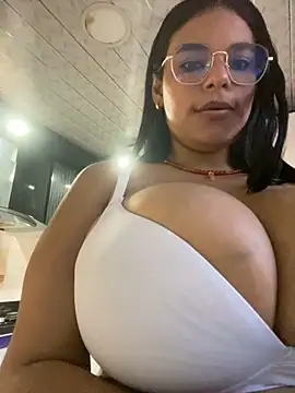 Isabella_boobdのライブXXXチャット