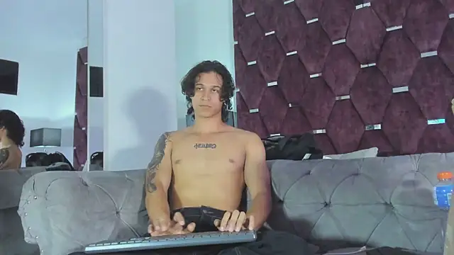 Chat XXX ao vivo de TonyBenedetti