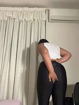 Lia_sexx Adlı Modelin Canlı XXX Sohbeti