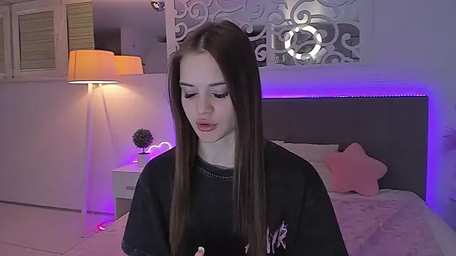 LuisaClover Live XXX-chat