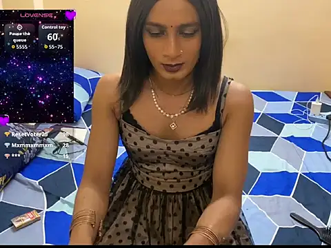 LuvLayla: вебкам-шоу