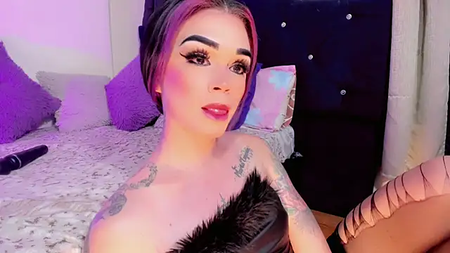 Pokazy przed kamerką – lesly_xx