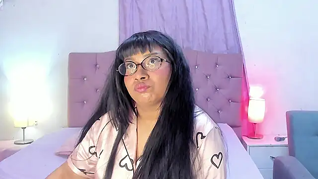 Latinabombsheell's Live XXX Chat