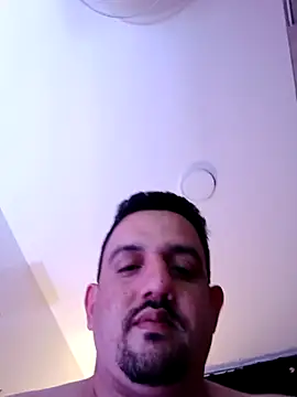 Arturolover 即時 XXX 聊天