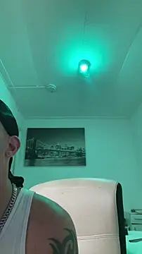 TitanNoir live XXX chat