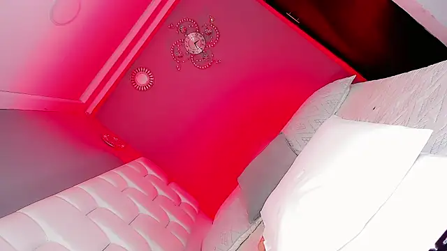 SweetVenusdoll's Webcam Show