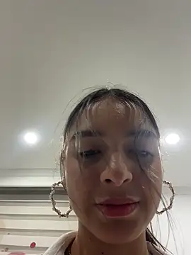 violeta365 Adlı Modelin Canlı XXX Sohbeti