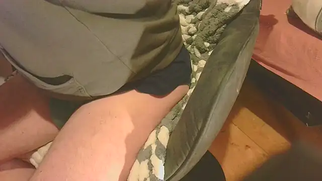 T0Yforeskin Show Webcam