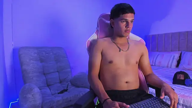 Adrian_Prime_ élő XXX-chatje