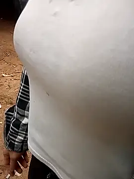 Daisyy-xxx লাইভ XXX চ্যাট