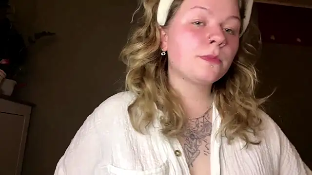 YoungAlina's Live XXX Chat