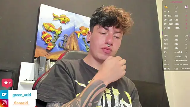 Pokazy przed kamerką – Green_acid01