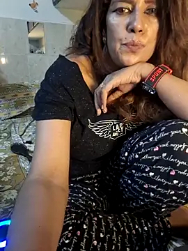 Isabella_Martin Adlı Modelin Canlı XXX Sohbeti