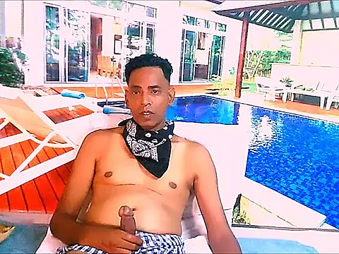 Pokazy przed kamerką – IndianHunk01