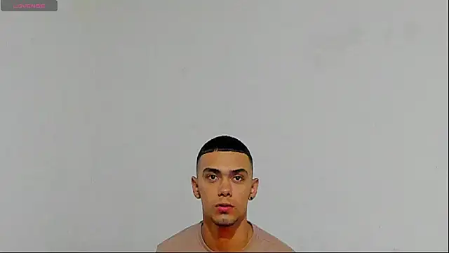 Pertunjukan Kamera Web Teo_Rave