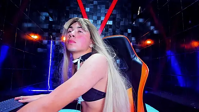 Show modela SolHiltton na web-kameri