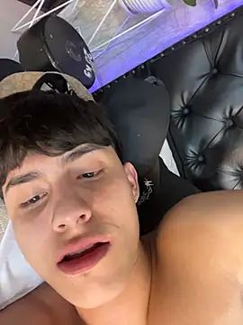 Lander_Cruz 即時 XXX 聊天