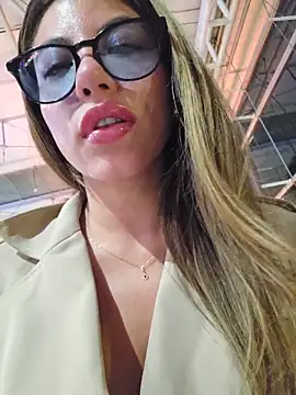 Karen_San_Miguel Pertunjukan Webcam