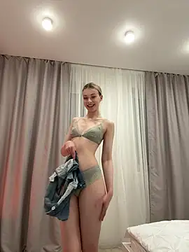 FriendlyFire_18 élő XXX-chatje