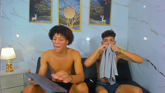 Spicy_guys live XXX chat