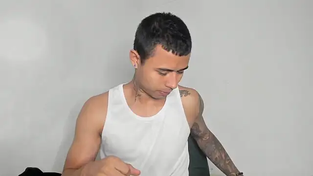 _Logan_Colton_のウェブカメラ ショー