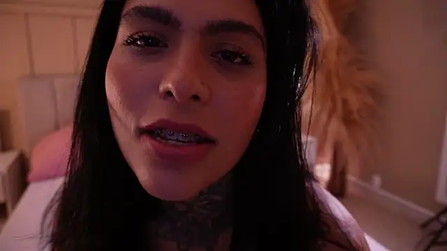 Chat +18 de curvyliciousss ao vivo